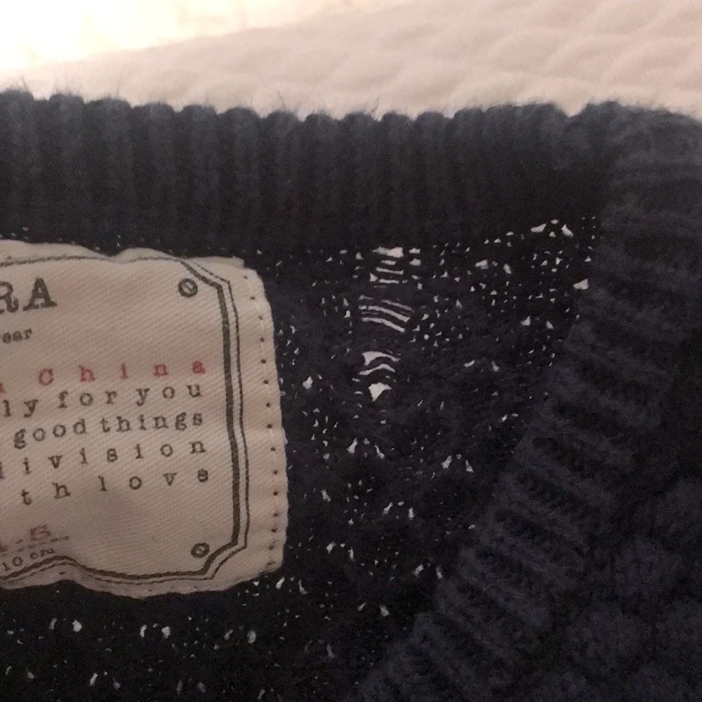 Zara boys Knitwear pullover crewneck sweater w/ brown shoulder appliqué 4-5 yrs